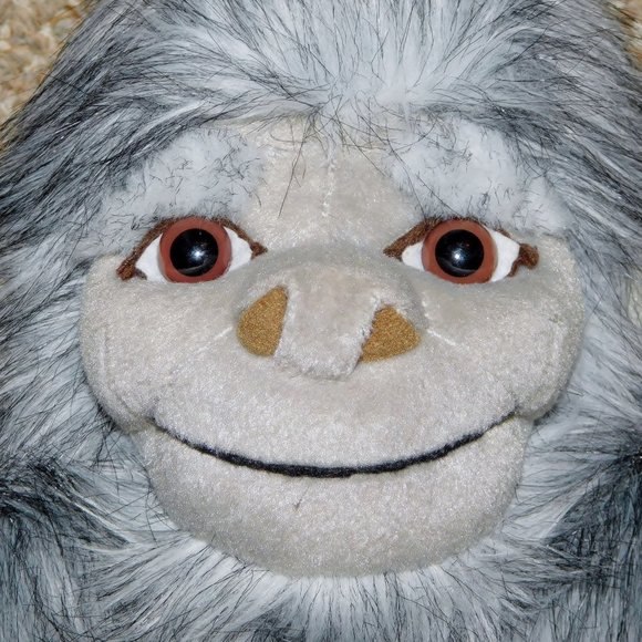 Vintage 1994 Sears 18" Zeke O'Connor Grey Yeti Plush Doll Bigfoot Sasquatch - Picture 2 of 5